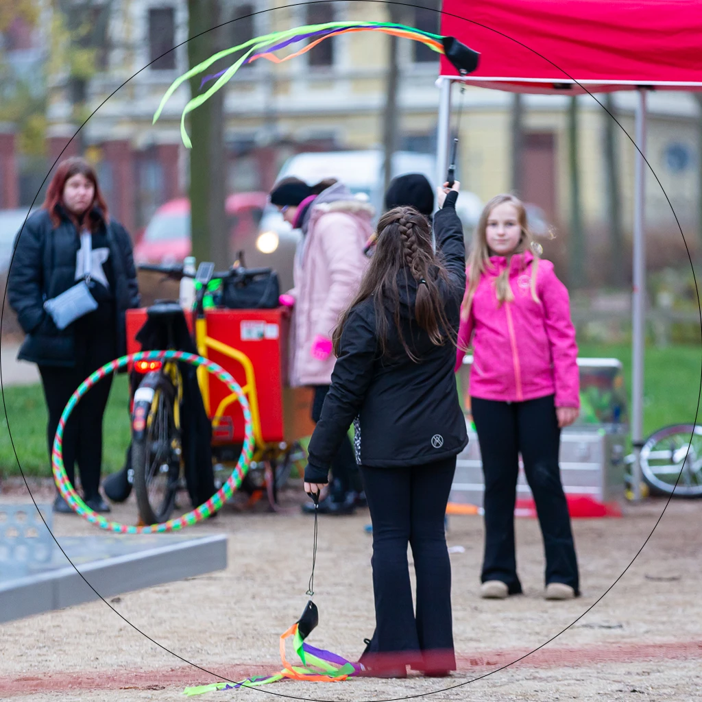 cyrkus-spielt-platz-1