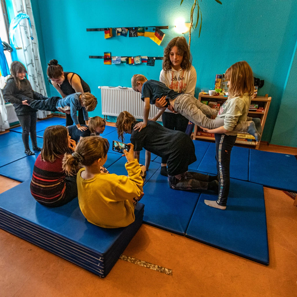cyrkus-spielt-platz-3